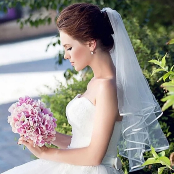NEW Bridal Veil main image 5